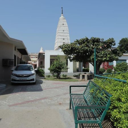Radha Madhav Ashram Vrindāvan Exterior foto